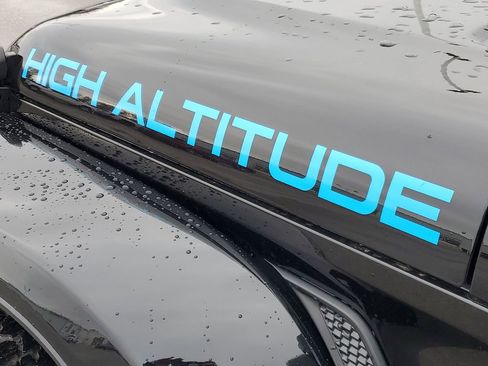 Used 2024 Jeep Wrangler High Altitude image 35