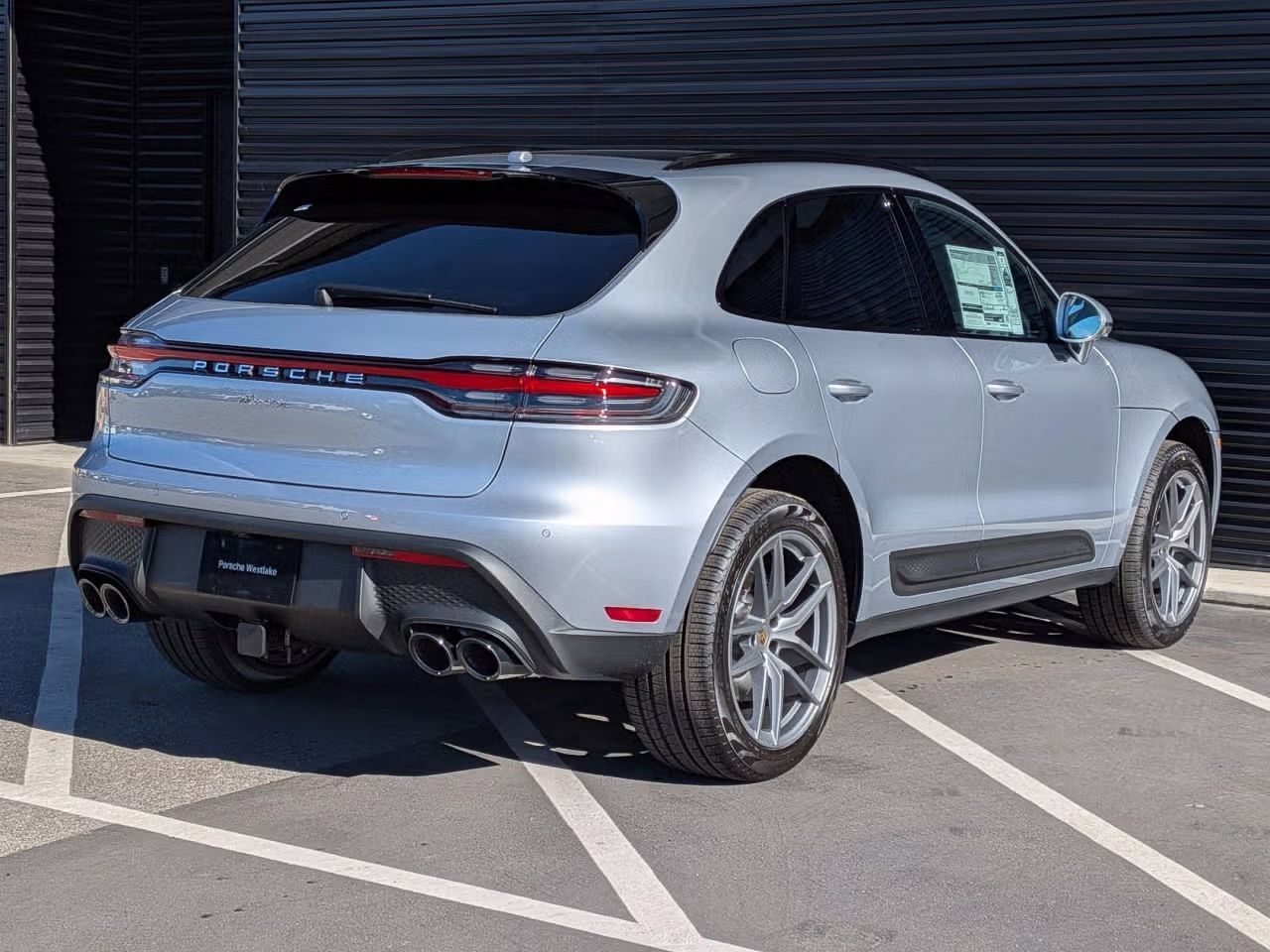 Certified 2026 Porsche Macan AWD/4WD image 7