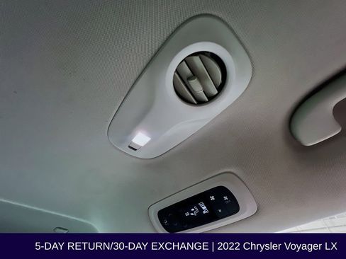 Used 2022 Chrysler Voyager LX image 37