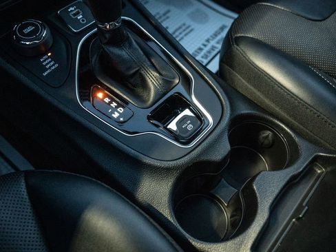 Used 2022 Jeep Cherokee Limited w/ Elite Package image 28