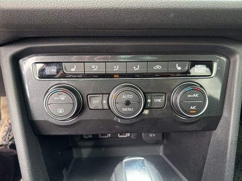 Used 2018 Volkswagen Tiguan S FWD image 33