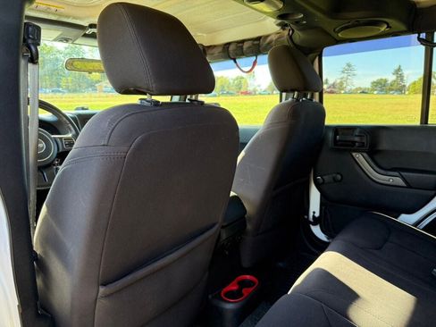 Used 2014 Jeep Wrangler Unlimited Sport image 33