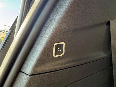 New 2026 Chrysler Pacifica Select w/ S Appearance Package image 7