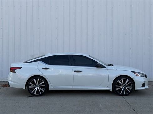 Used 2022 Nissan Altima 2.5 SR image 3