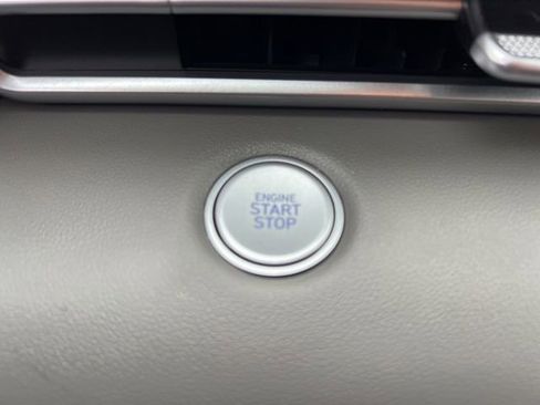 Used 2023 Hyundai Elantra SEL image 17