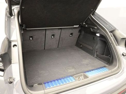 Used 2025 Porsche Macan Electric RWD image 16