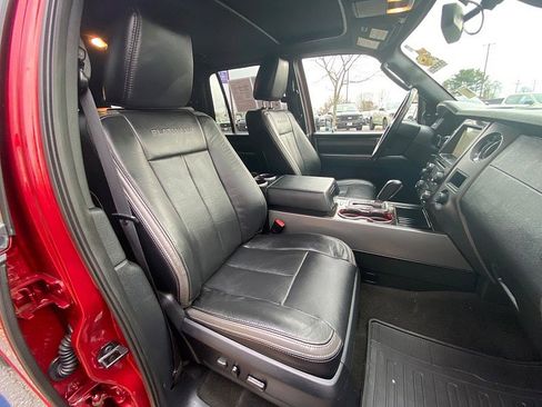 Certified 2017 Ford Expedition EL Platinum image 32
