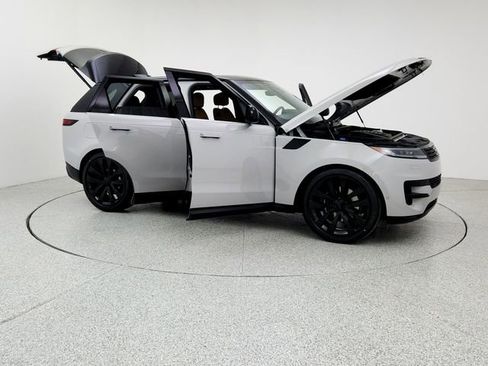 New 2026 Land Rover Range Rover Sport SE image 10