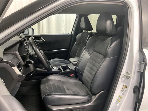 Used 2024 Mitsubishi Outlander SE image 10