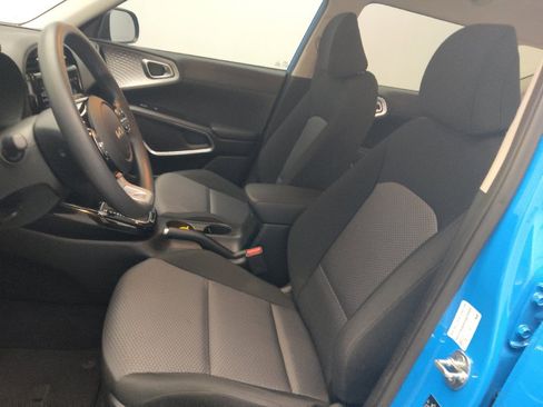 Used 2025 Kia Soul S image 17