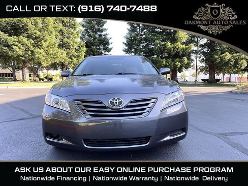 Used 2007 Toyota Camry LE FWD image 2
