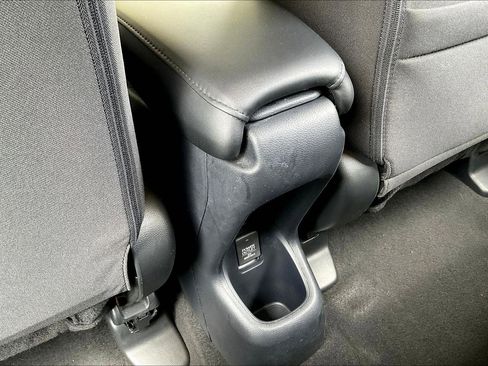 Used 2018 Honda HR-V EX image 10