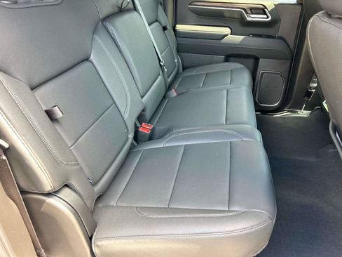 Used 2024 GMC Sierra 1500 SLT w/ SLT Premium Plus Package AWD/4WD image 34