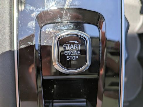 New 2026 Volvo XC90 B6 Plus w/ Protection Package Premier image 27