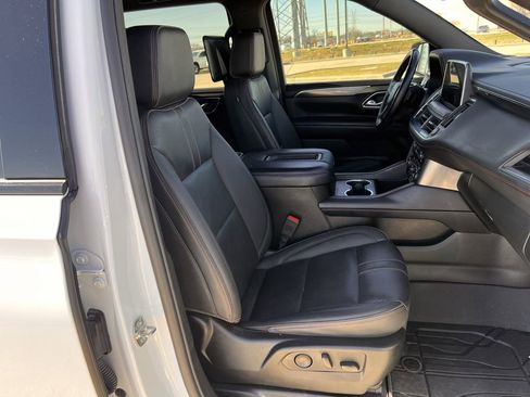 Used 2024 Chevrolet Suburban RST w/ Luxury Package image 34