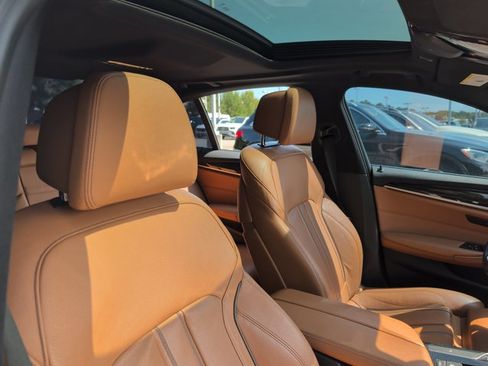 Used 2019 BMW 530i w/ Convenience Package RWD image 26