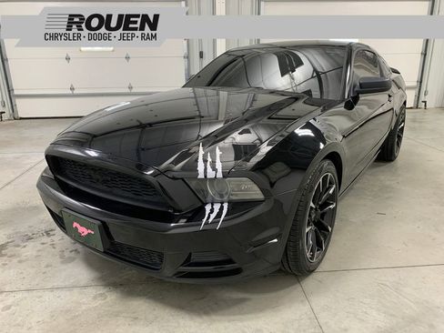 Used 2013 Ford Mustang Coupe image 1
