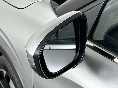 Used 2024 Mitsubishi Outlander SE image 16