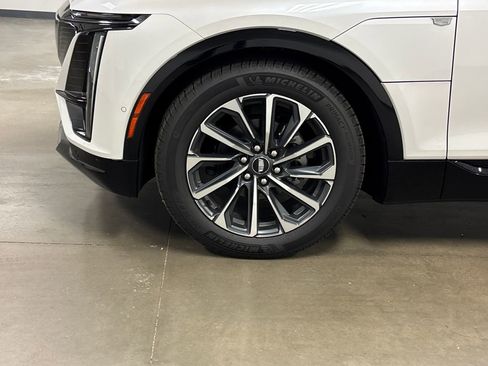 New 2025 Cadillac Lyriq Sport image 10