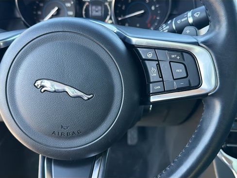 Used 2018 Jaguar XF Prestige image 35