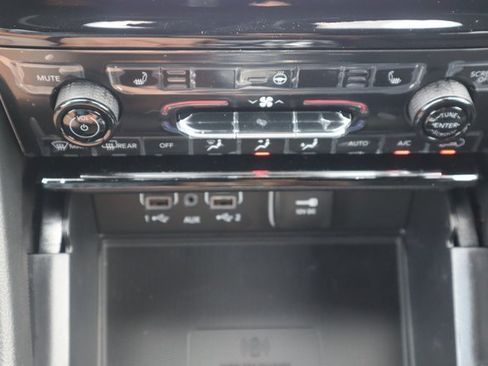 New 2025 Jeep Grand Cherokee L Altitude image 17