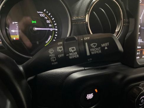Used 2022 Jeep Wrangler Unlimited Sahara AWD/4WD image 41