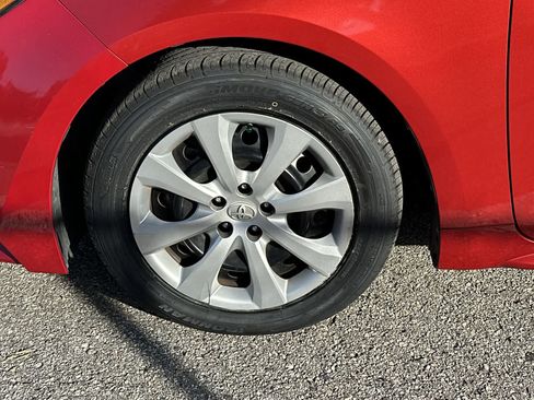 Used 2020 Toyota Corolla LE FWD image 14