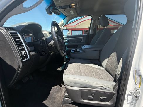 Used 2017 RAM 2500 Big Horn w/ Sport Appearance Group AWD/4WD image 9