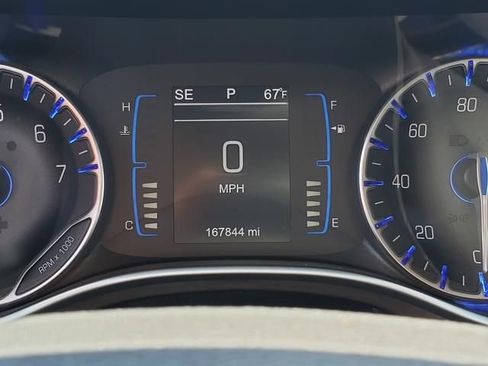 Used 2017 Chrysler Pacifica Touring-L w/ Tire & Wheel Group FWD image 22