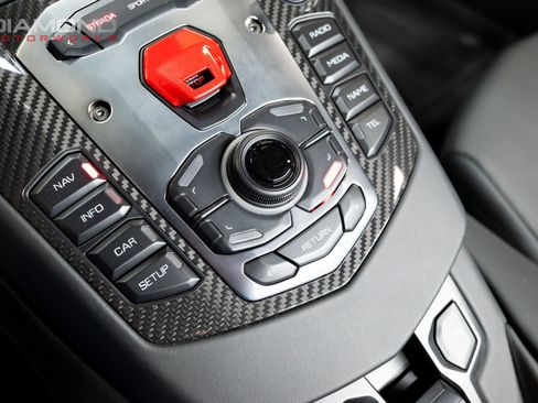 Used 2017 Lamborghini Aventador LP 700-4 image 83