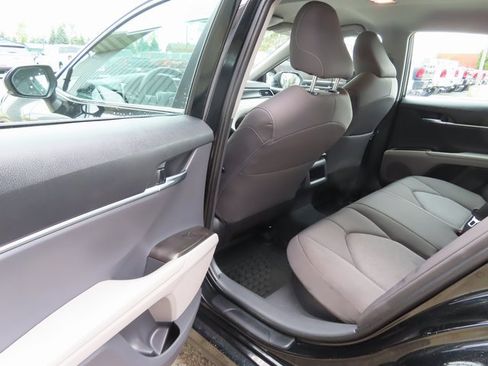 Used 2023 Toyota Camry LE image 18