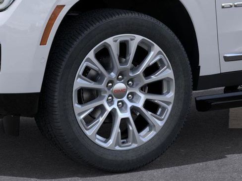 New 2026 GMC Yukon XL Denali w/ Sun & Power Step Package image 9