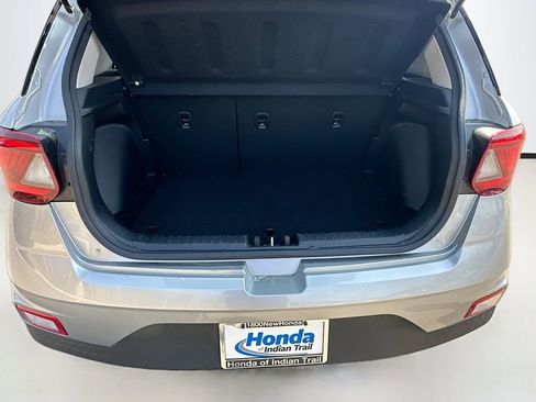 Used 2023 Hyundai Venue SEL FWD image 30