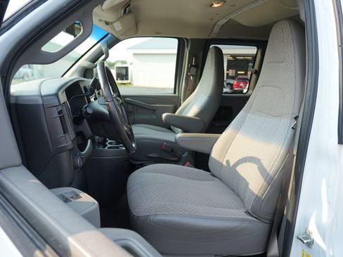 Used 2018 Chevrolet Express 3500 LT w/ LT Preferred Equipment Group RWD image 12