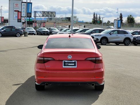 Used 2019 Volkswagen Jetta GLI FWD image 5