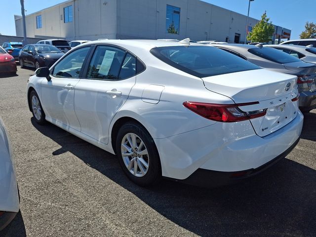 Used 2025 Toyota Camry LE FWD image 5