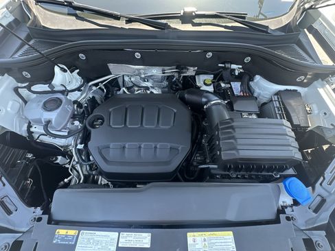 Used 2025 Volkswagen Atlas SE AWD/4WD image 34