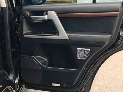 Used 2019 Toyota Land Cruiser AWD/4WD image 55