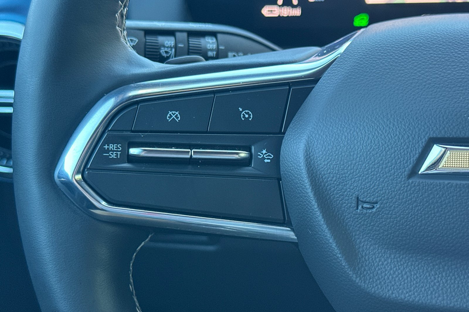 Used 2024 Chevrolet Equinox EV LT w/ LPO, All-Weather Mat Package FWD image 35