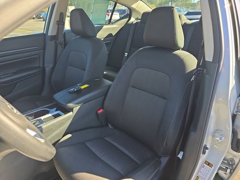 Used 2024 Nissan Altima 2.5 SV image 19