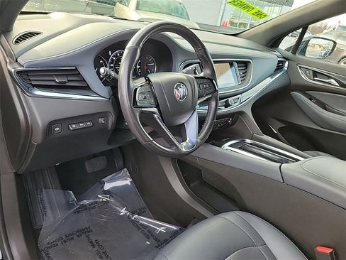 Used 2024 Buick Enclave Premium image 18