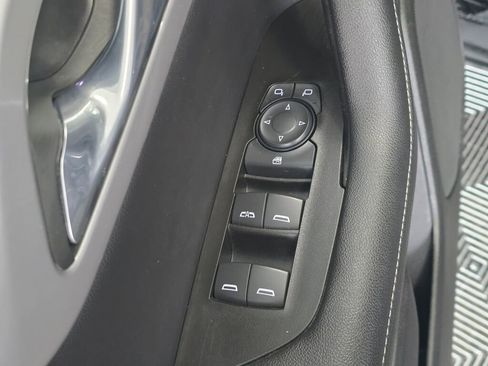 Used 2025 Chevrolet Blazer LT image 21