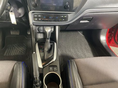 Used 2018 Toyota Corolla SE w/ Carpet Mat Package (TMS) image 13