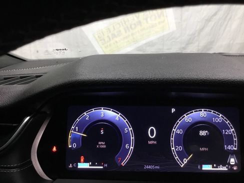 Used 2025 Jeep Grand Cherokee Laredo AWD/4WD image 33