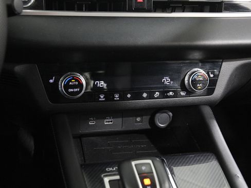 Used 2022 Mitsubishi Outlander SE image 14