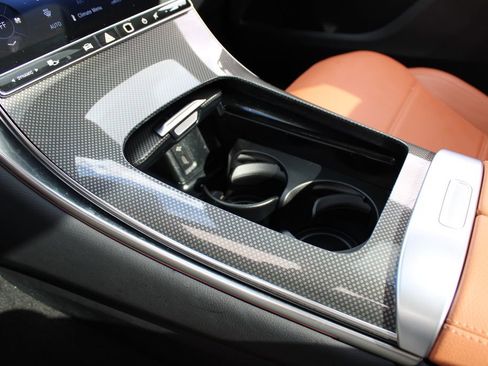 Used 2025 Mercedes-Benz GLC 300 4MATIC image 18