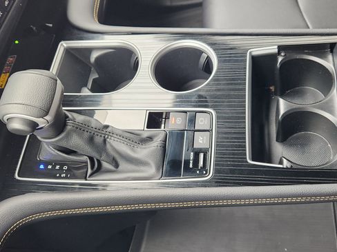 Used 2025 Toyota Sienna XLE Woodland Edition image 23