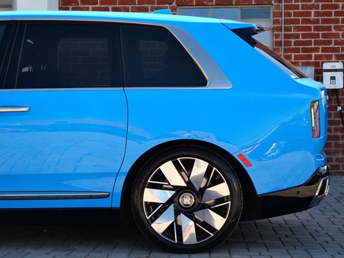 Used 2026 Rolls-Royce Cullinan AWD/4WD image 21