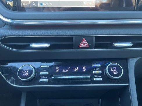 Used 2023 Hyundai Sonata Limited w/ Preferred Accessory Package image 10