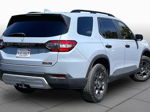 Used 2024 Honda Pilot TrailSport image 12